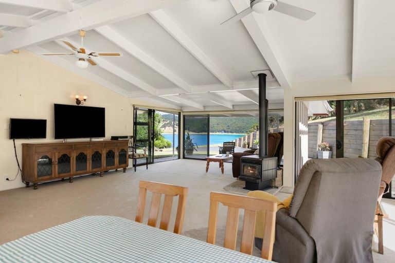 Photo of property in 215 Kempthorne Road, Russell, 0272