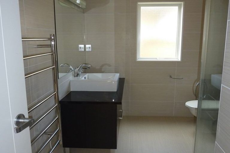 Photo of property in 10 Catlins Place, Fairview Heights, Auckland, 0632