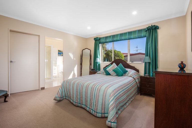 Photo of property in 112 Eskdale Road, Papakowhai, Porirua, 5024