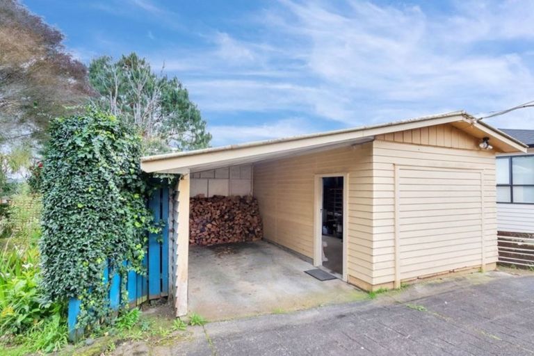 Photo of property in 213 Sturges Road, Henderson, Auckland, 0612