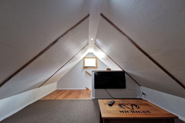 Photo of property in 62 The Parade, Island Bay, Wellington, 6023