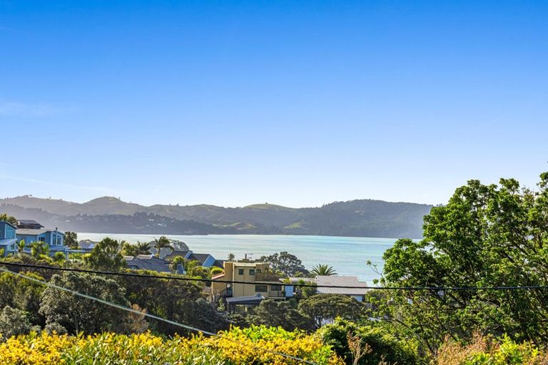 Photo of property in 278 Whangaparaoa Road, Red Beach, 0932