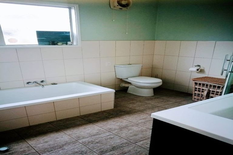 Photo of property in 1 Lovat Street, Havelock North, 4130