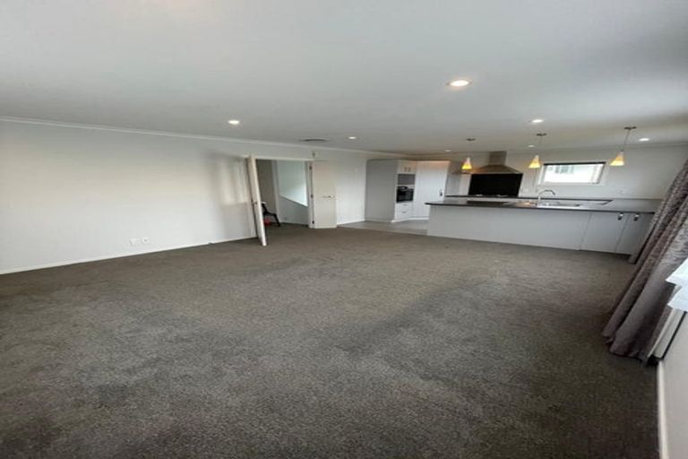 Photo of property in 1 Kerr Grove, Johnsonville, Wellington, 6037