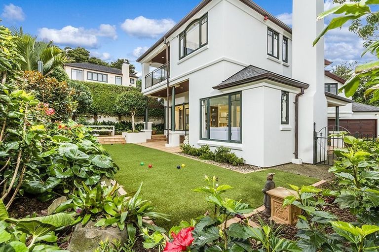 Photo of property in 33 Jubilee Avenue, Devonport, Auckland, 0624