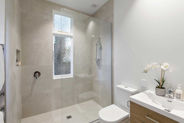 Photo of property in 124 Edward Avenue, Edgeware, Christchurch, 8013