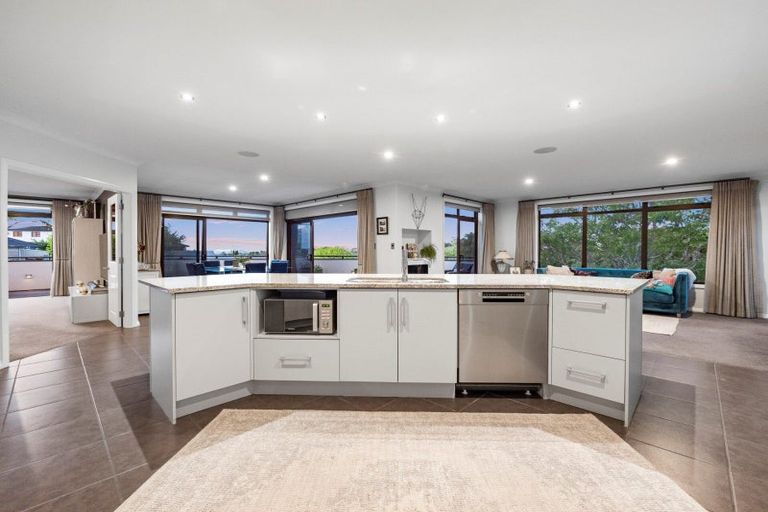 Photo of property in 2 Parnwell Place, Ohauiti, Tauranga, 3112