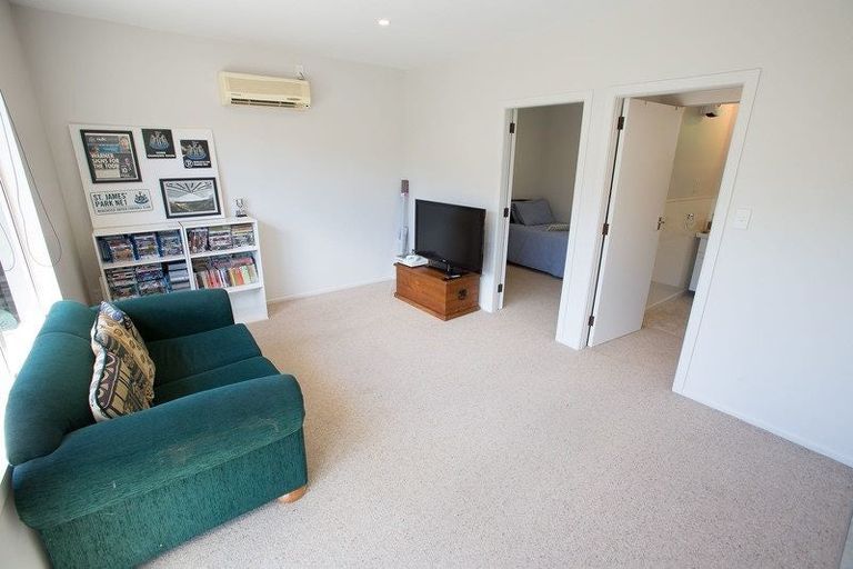 Photo of property in 16 Percival Road, Paraparaumu Beach, Paraparaumu, 5032