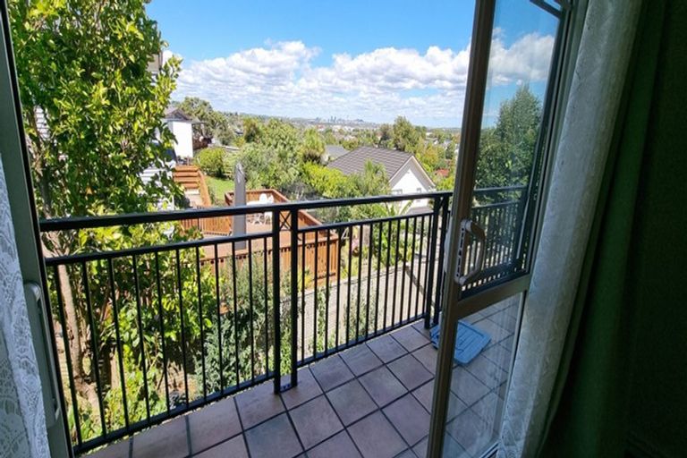 Photo of property in 25a Sycamore Drive, Sunnynook, Auckland, 0620