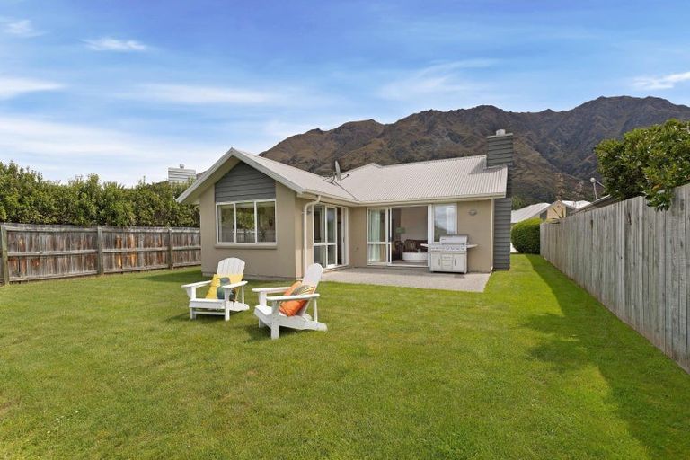 Photo of property in 9 Sew Hoy Lane, Arthurs Point, Queenstown, 9371