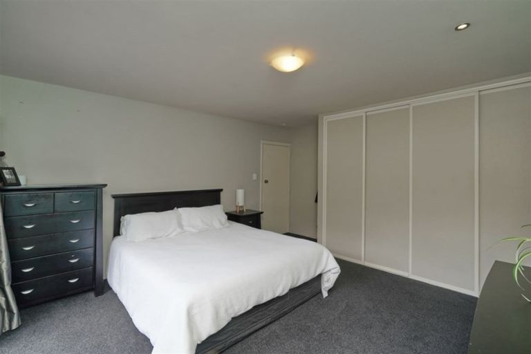 Photo of property in 4a Canberra Place, Redwood, Christchurch, 8051