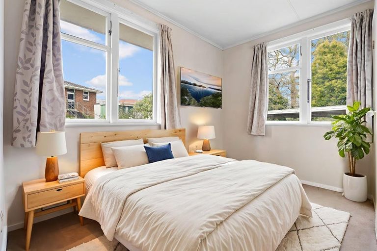 Photo of property in 6b Waikaremoana Place, Pakuranga Heights, Auckland, 2010