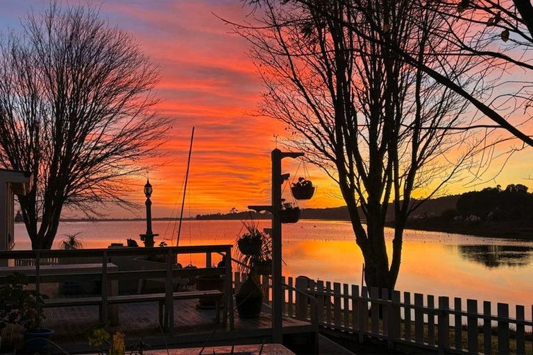 Photo of property in 205 Welcome Bay Road, Welcome Bay, Tauranga, 3112