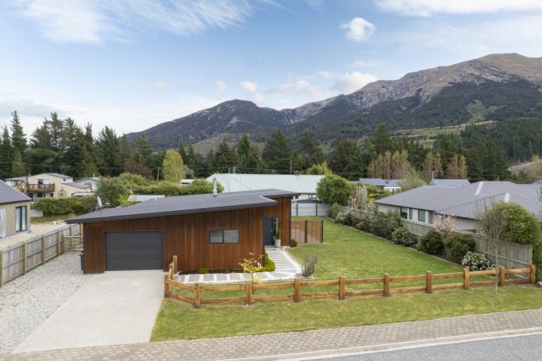 Photo of property in 18 Little Maude Drive, Lake Hawea, Wanaka, 9382