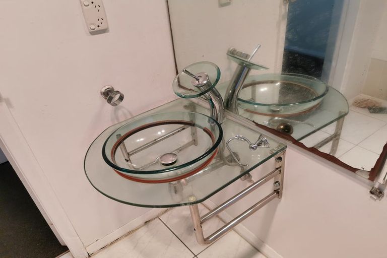 Photo of property in 42 Kamahi Street, Stokes Valley, Lower Hutt, 5019