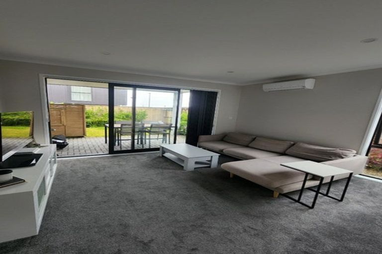 Photo of property in 20 Wai Place, Westgate, Auckland, 0614