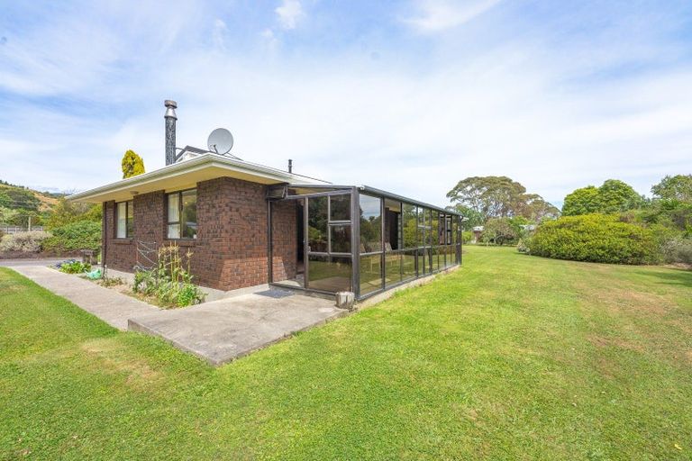 Photo of property in 185 Waitohu Valley Road, Otaki, 5583