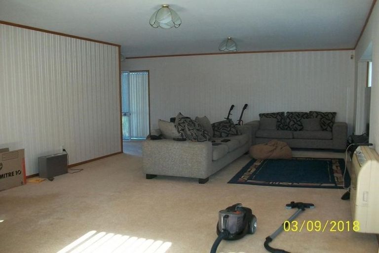Photo of property in 1/202 Edmonton Road, Te Atatu South, Auckland, 0610