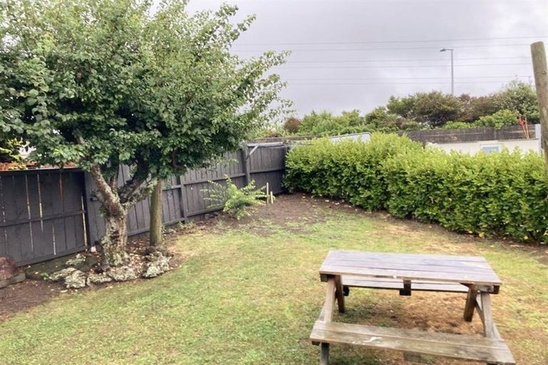 Photo of property in 3 Sexton Place, Manurewa East, Auckland, 2102