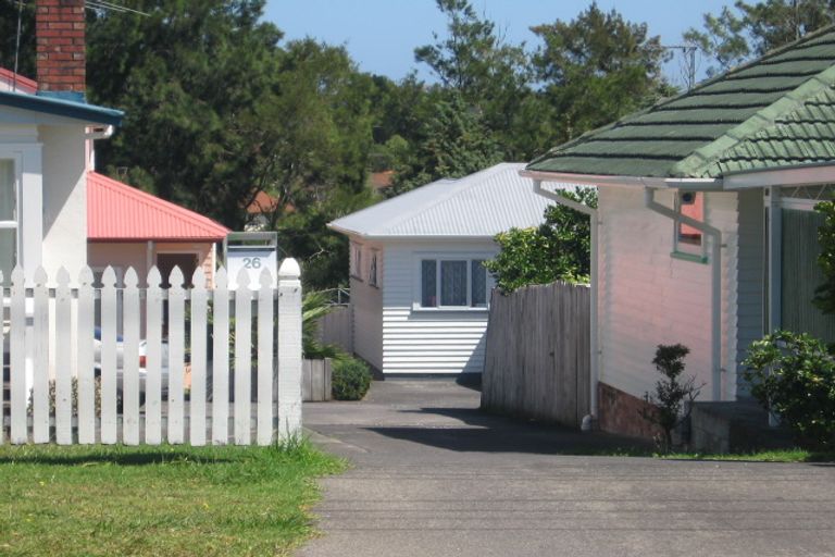 Photo of property in 2/28 Elliott Avenue, Bayview, Auckland, 0629
