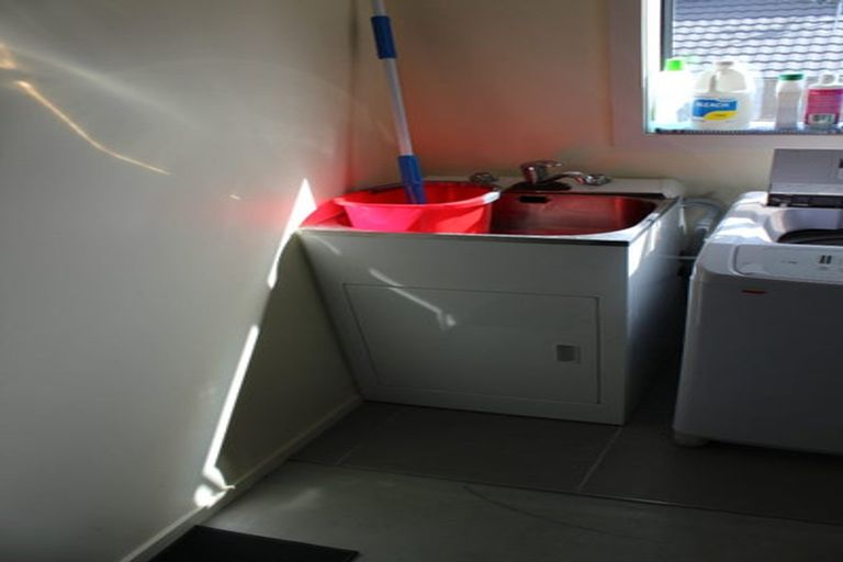 Photo of property in 1 Aberley Road, Schnapper Rock, Auckland, 0632