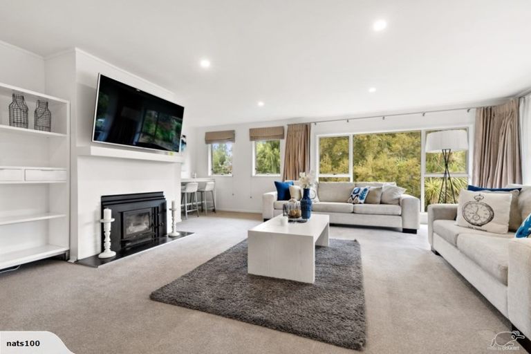 Photo of property in 8 Valhalla Drive, Beach Haven, Auckland, 0626