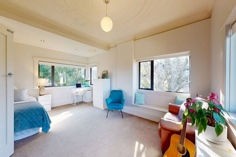 Photo of property in 15 Kim Street, Khandallah, Wellington, 6035