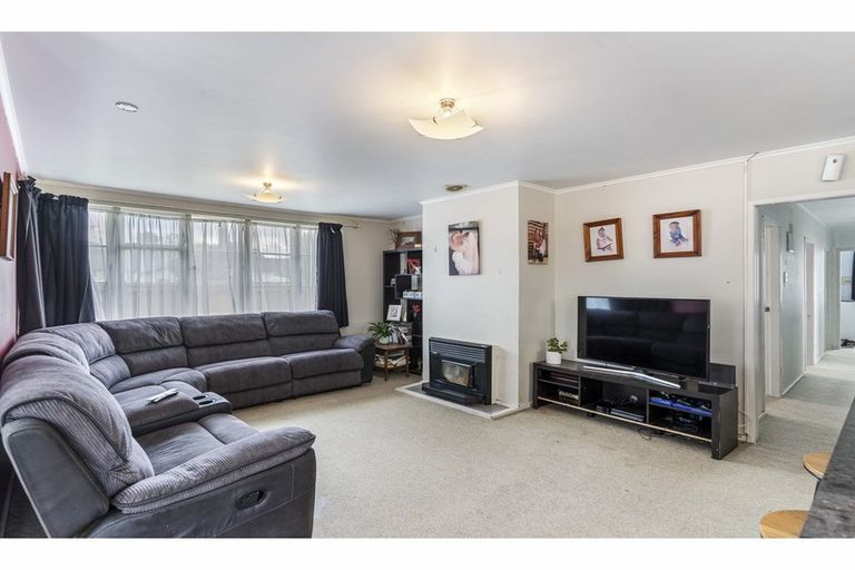 Photo of property in 47 Arimu Road, Papakura, 2110