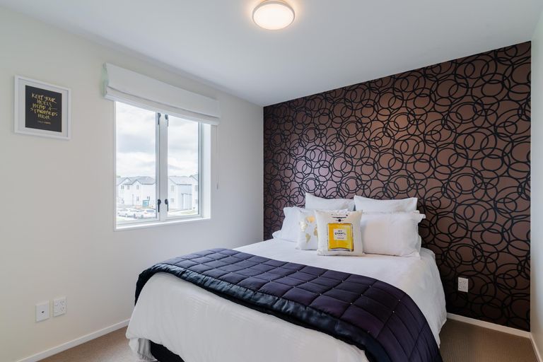 Photo of property in 5 Stitchbird Crescent, Papakura, 2110