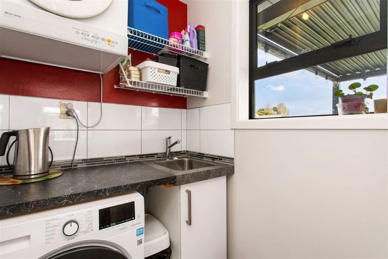 Photo of property in 3 Donnington Street, Parklands, Christchurch, 8083