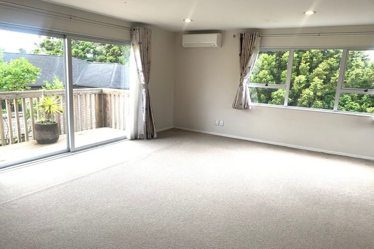 Photo of property in 25 Schnapper Rock Road, Greenhithe, Auckland, 0632