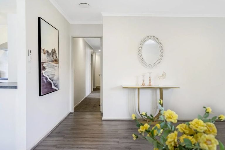 Photo of property in 12 Cade Place, Weymouth, Auckland, 2103