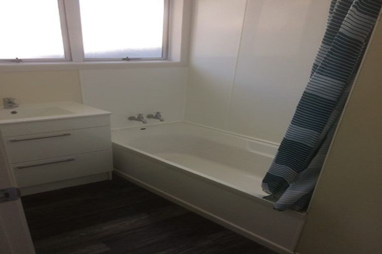 Photo of property in 57 Banks Street, Marfell, New Plymouth, 4310