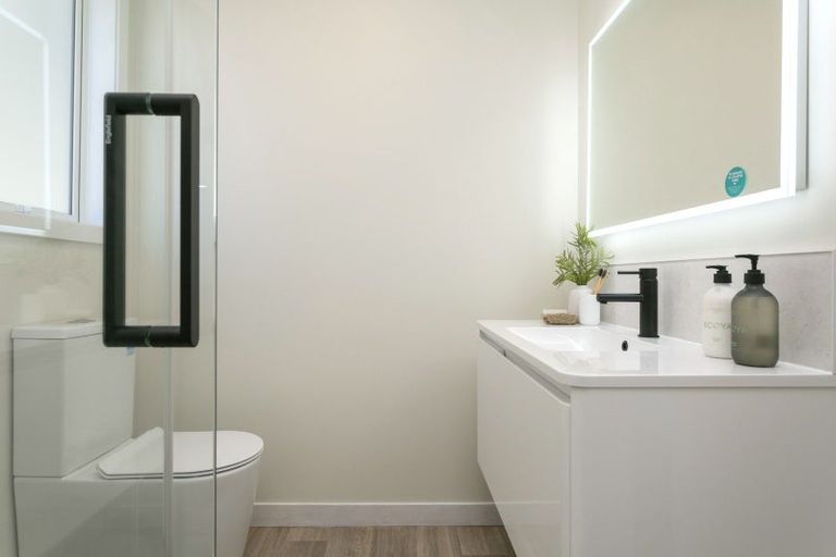 Photo of property in 12b Reeves Road, Acacia Bay, Taupo, 3330