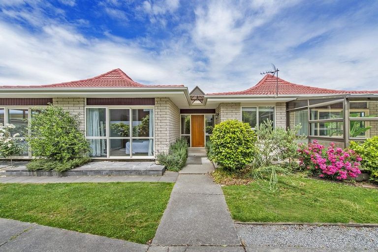 Photo of property in 10 Radbrook Street, Avonhead, Christchurch, 8042