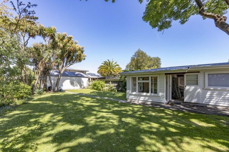 Photo of property in 130 Jeffreys Road, Strowan, Christchurch, 8052