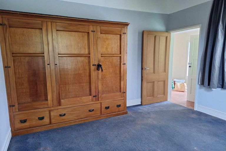 Photo of property in 2 Burlington Road, Hospital Hill, Napier, 4110