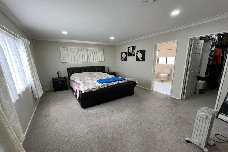 Photo of property in 98 Meadowland Drive, Somerville, Auckland, 2014