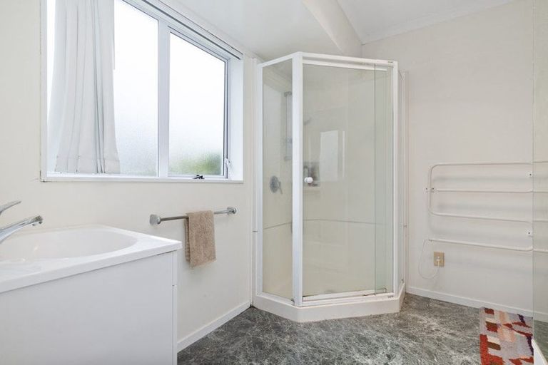 Photo of property in 32 Wellington Street, Pukekohe, 2120