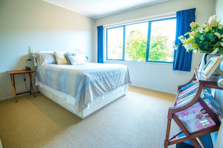 Photo of property in 19a Paparoa Road, Cockle Bay, Auckland, 2014