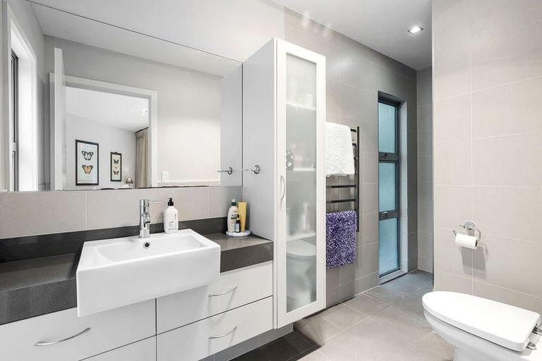 Photo of property in 10 Parawera Drive, Acacia Bay, Taupo, 3330