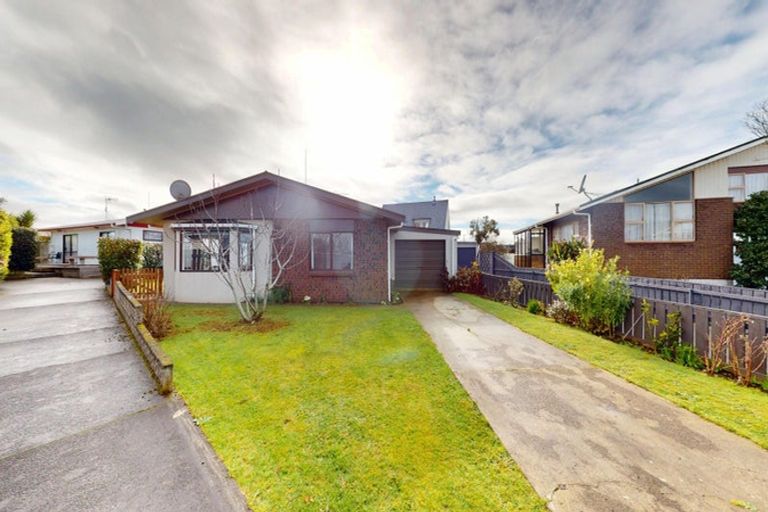 Photo of property in 10 Essex Place, Springvale, Whanganui, 4501