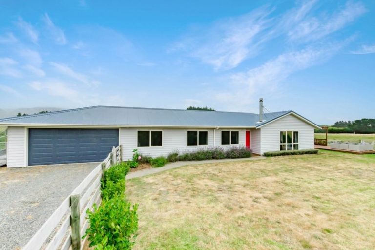 Photo of property in 20 Paul Faith Lane, Te Horo, Otaki, 5581