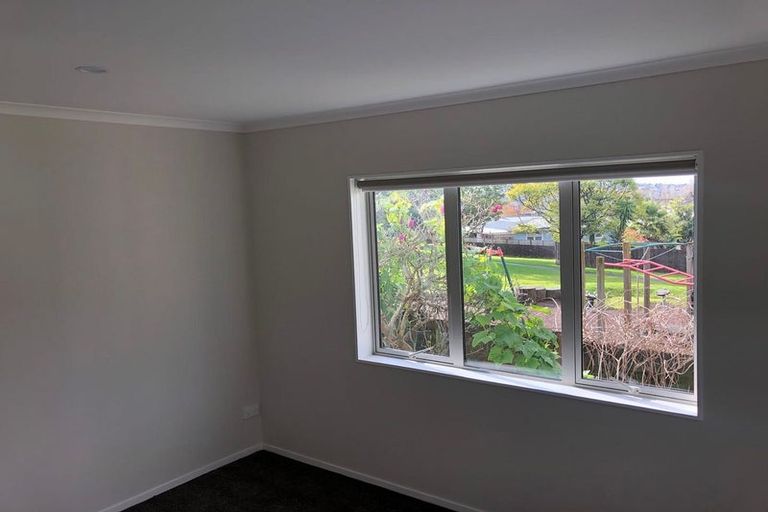 Photo of property in 28 Pooley Street, Pakuranga Heights, Auckland, 2010