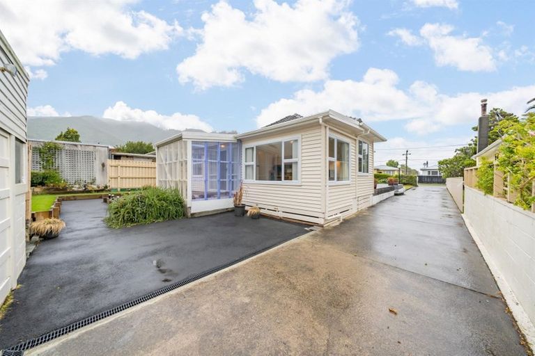 Photo of property in 6 Mckay Street, Wainuiomata, Lower Hutt, 5014