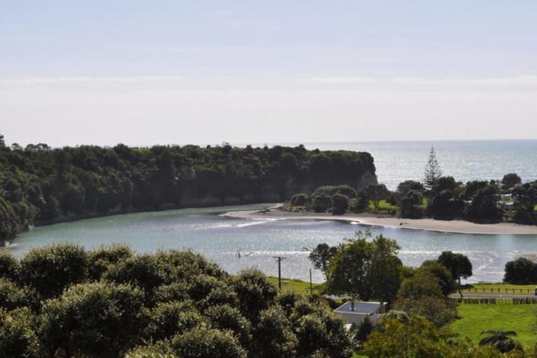 Photo of property in 11 Second Avenue, Urenui, 4377