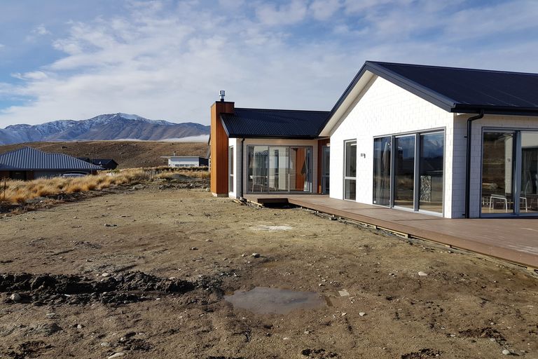Photo of property in 25 Mistake Drive, Lake Tekapo, 7999