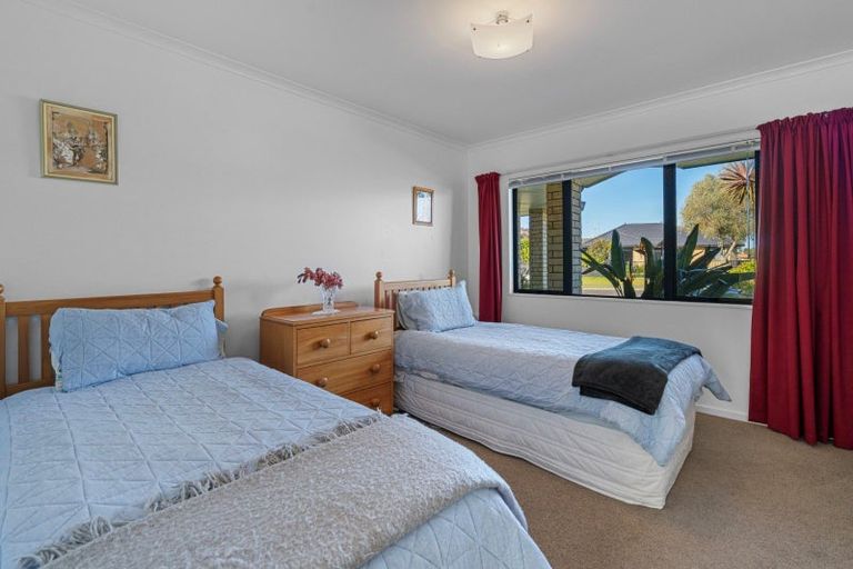 Photo of property in 38 Corinth Grove, Papamoa Beach, Papamoa, 3118