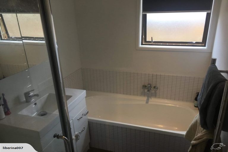 Photo of property in 15 Chislehurst Street, Henderson, Auckland, 0612