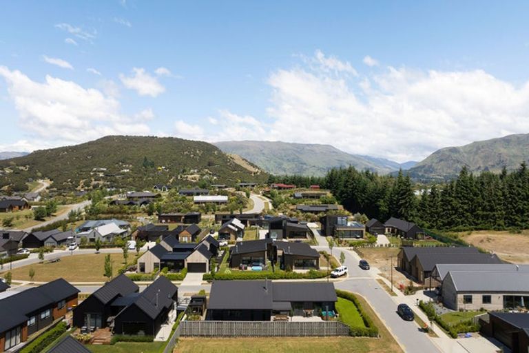 Photo of property in 12 Sawdon Street, Wanaka, 9305